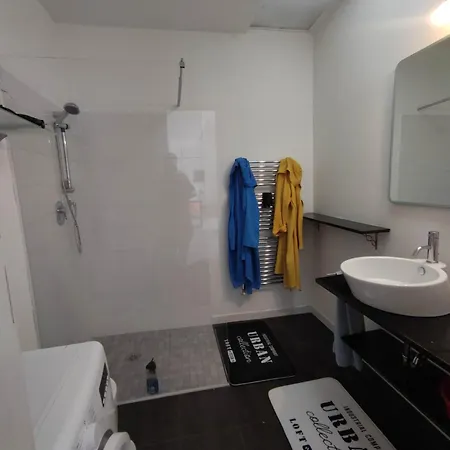 Appartement & Pool House Leggiuno